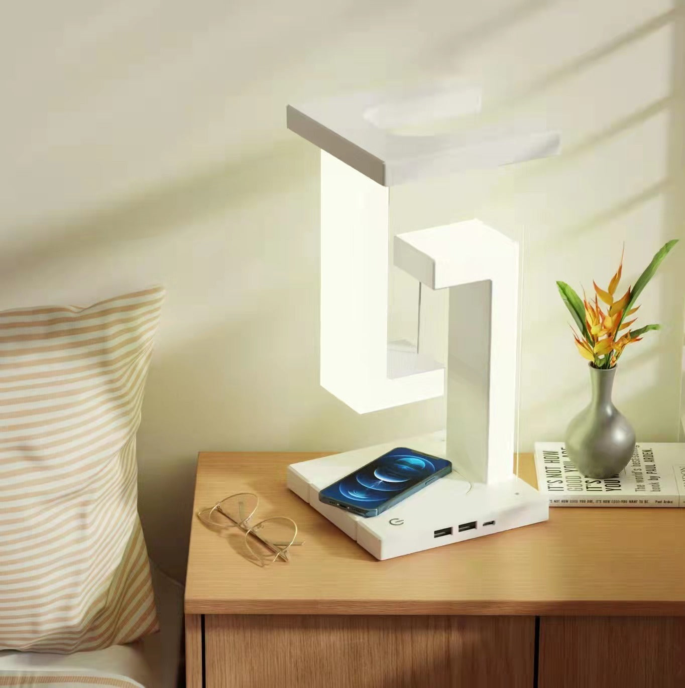 SmartFloat™ Table Lamp