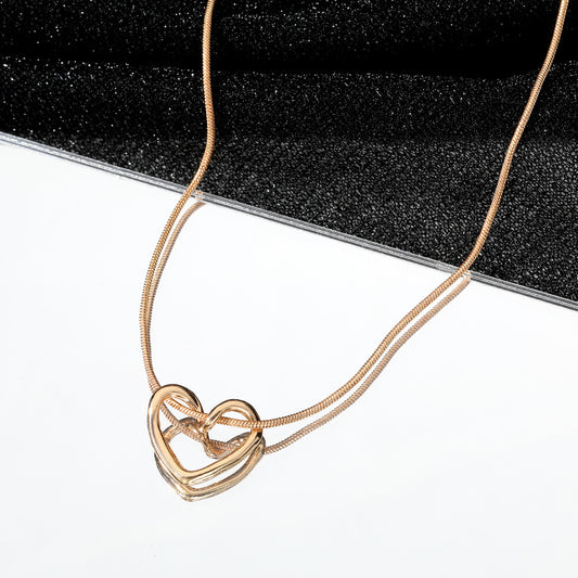 Women’s Hollow Heart Necklace – Elegant Fashion Jewelry